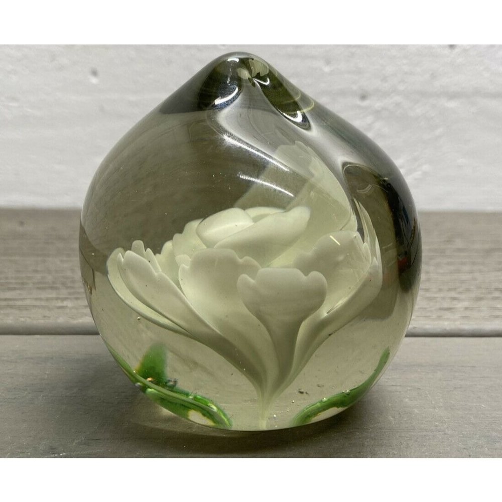 Vtg Art Glass Paper Weight White Rose/ Peonie Pinched Top Tear Drop Shape Heavy